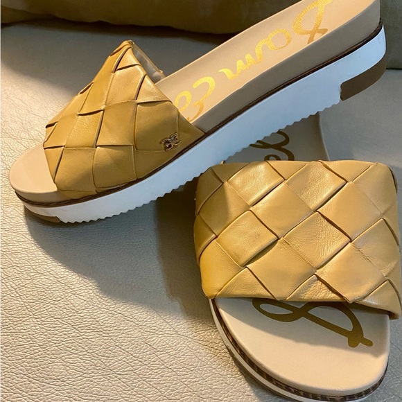 (SOLD) Sam Elderman Womens cute slide size 9 tan and white - Picture 2 of 7